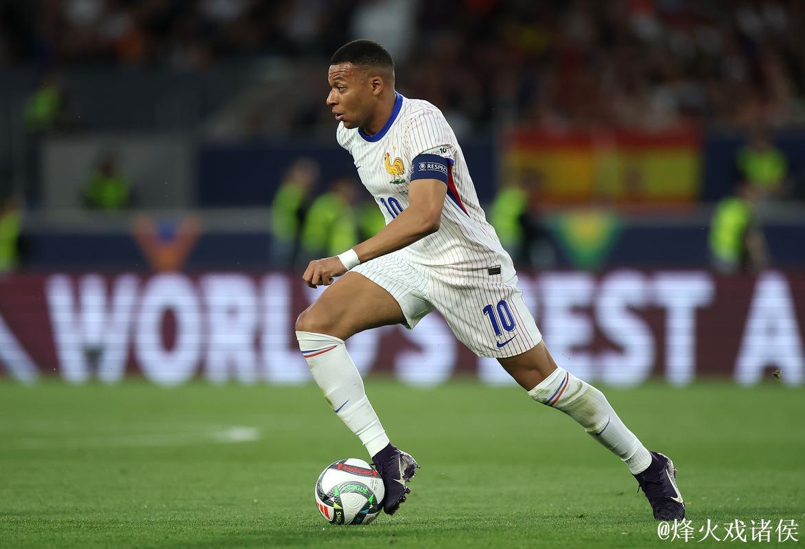 亚马尔超越姆巴佩登顶历史榜首,后卫铁卫两度破门,巴 亚马尔超越姆巴佩登顶历史榜首,后卫铁卫两度破门,巴